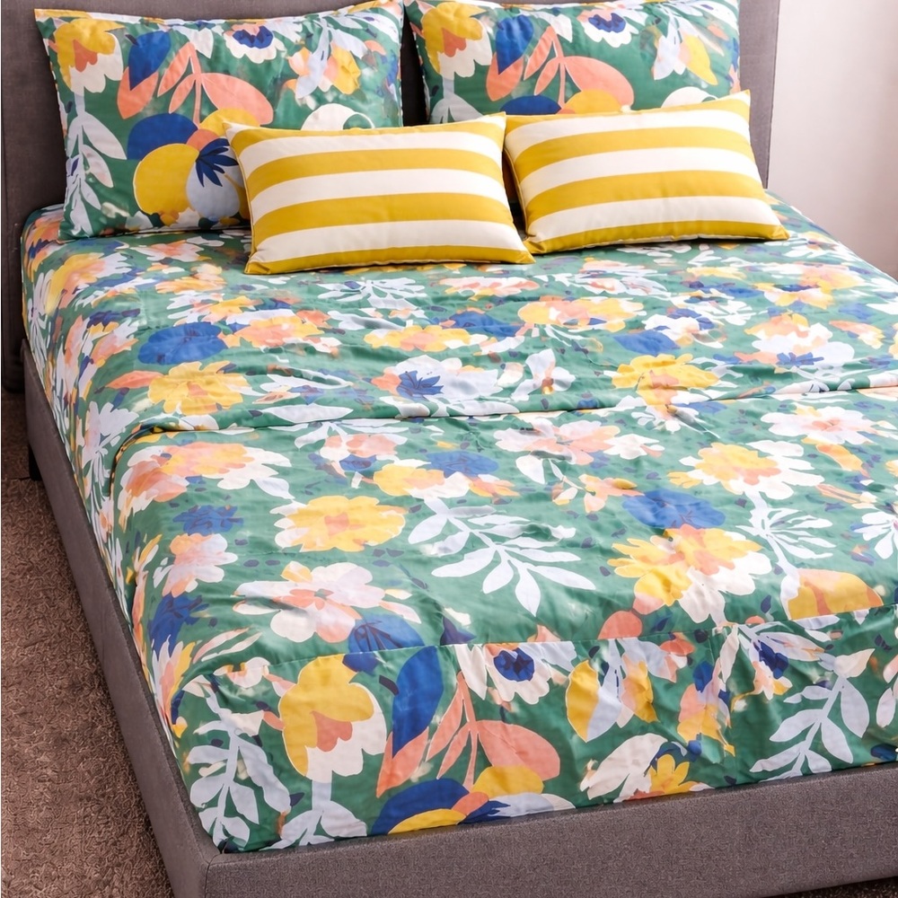 Source Unknown Multicolor Floral Bedding Set